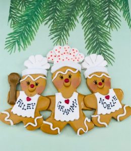 3 GINGERBREAD CHEFS